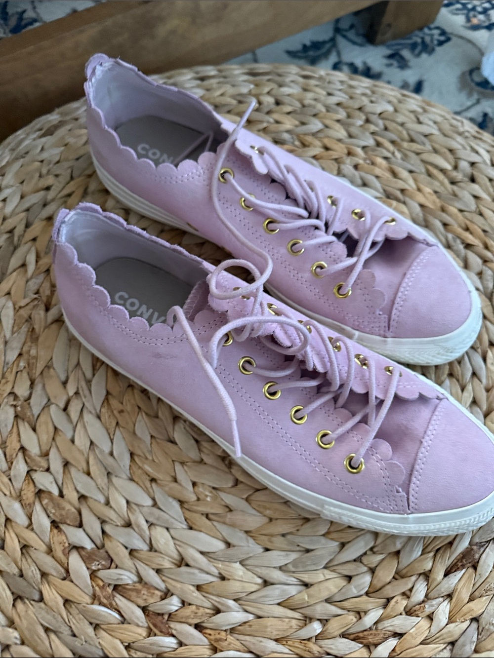 Converse Women’s Light Pink Scalloped Lace-Up Sneakers